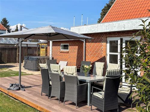 Sommerhus - 9 personer -  - Marielyst Strandvej - Marielyst - 4873 - Væggerløse