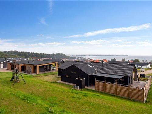 Holiday Home/Apartment - 11 persons -  - Skamlingsbakken - Grønninghoved - 6093 - Sjølund