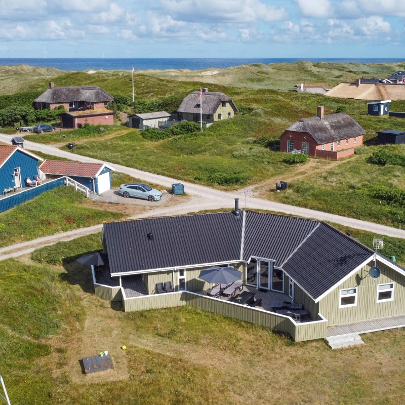 Sommerhus - 10 personer -  - Viktoriavej - Vejlby Klit - 7673 - Harboøre
