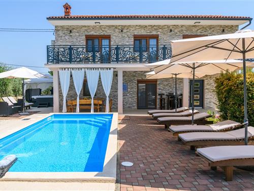 Holiday home - 8 persons -  - Krvavici - Pula-Krvavici - 52206 - Marcana