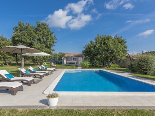 Holiday home - 8 persons -  - 52211 - Bale