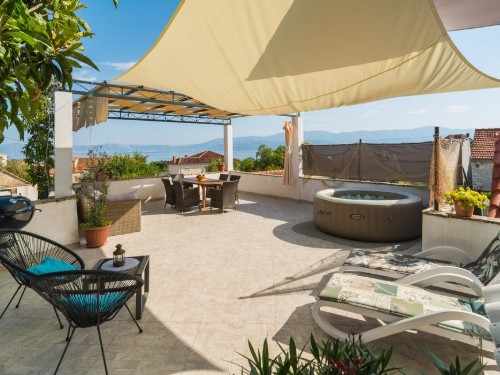Holiday apartment - 6 persons -  - Mala Banda IV - Brac-Mirca - 21400 - Mirca