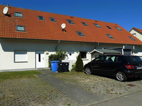 Holiday Home/Apartment - 2 persons -  - 18374 - Zingst