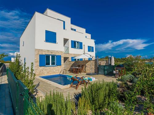 Holiday home - 8 persons -  - Privlaka - 23233