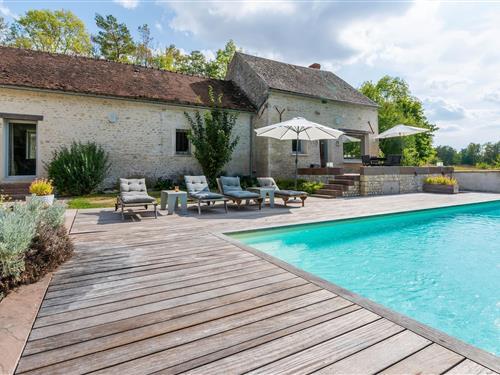 Holiday home - 2 persons -  - 45300 - Yèvre-La-Ville