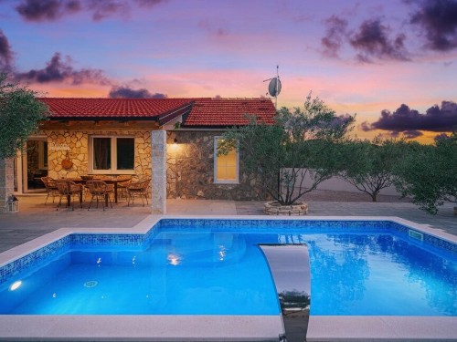 Holiday home - 6 persons -  - Kovca bb - 22211 - Vodice
