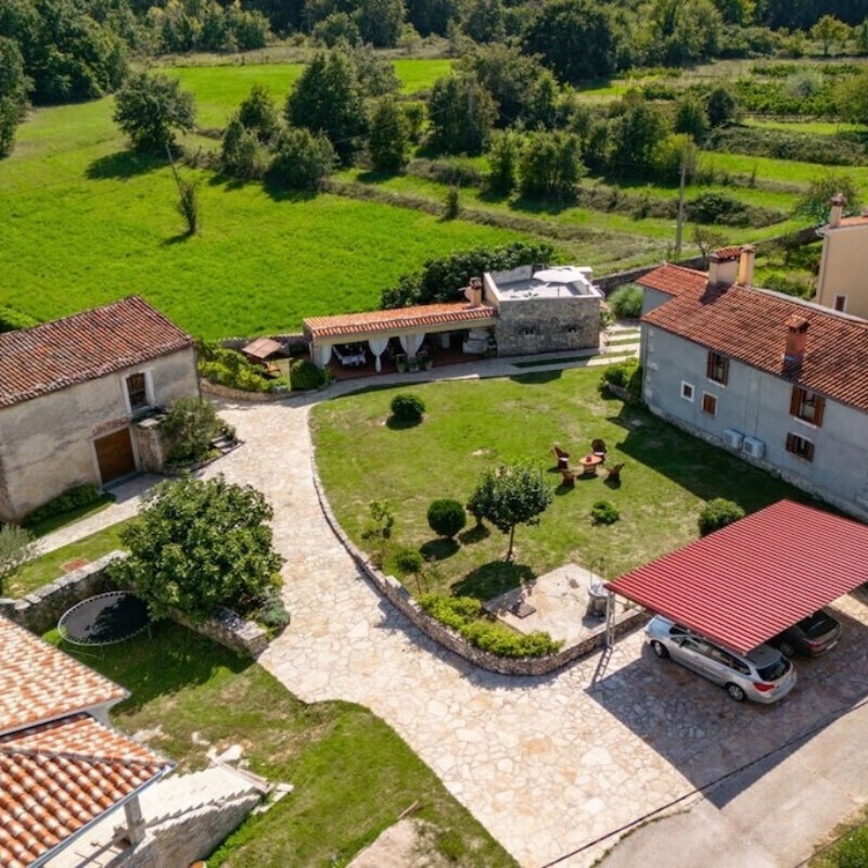 Bondehus - 10 personer -  - 52231 - Nedešcina