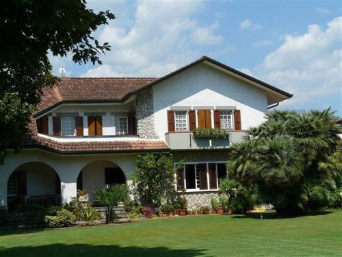 Sommerhus - 10 personer -  - Massa - 54100