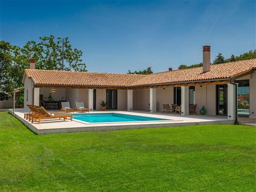 Holiday home - 6 persons -  - Pula - 52100