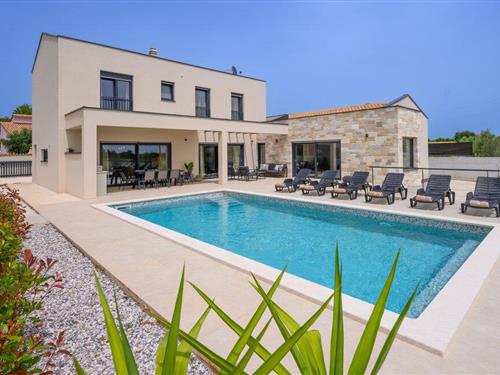 Holiday home - 8 persons -  - Radeki Polje - Pula - Loborika - 52100 - Loborika