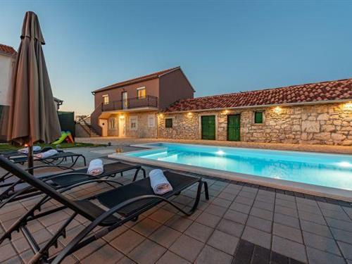 Holiday home - 6 persons -  - 23420 - Šopot