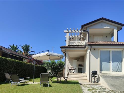Sommerhus - 4 personer -  - 55041 - Lido Di Camaiore