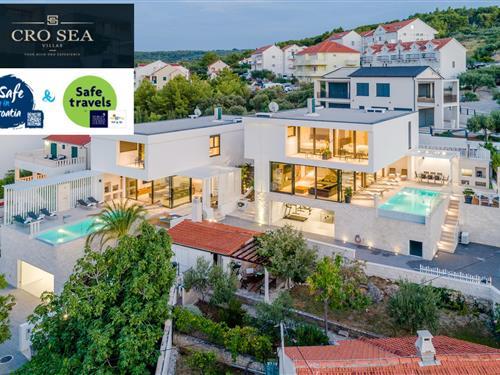 Holiday home - 16 persons -  - Put Bistrice - 21403 - Sutivan