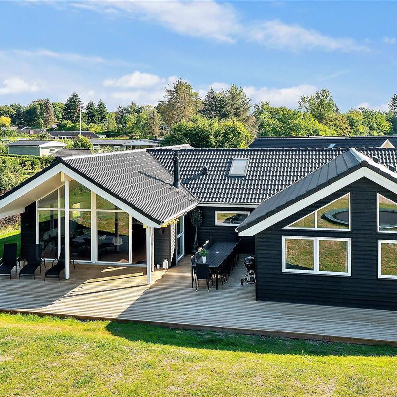 Sommerhus - 14 personer -  - Rasmus Olsensvej - Vejby Strand - 3210 - Vejby