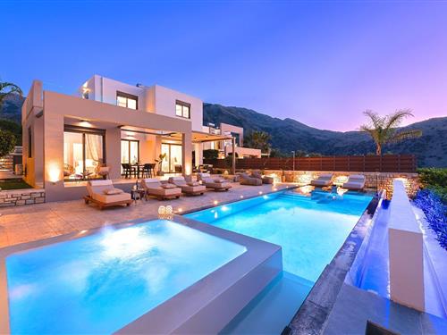 Holiday home - 28 persons -  - 730 07 - Mouri