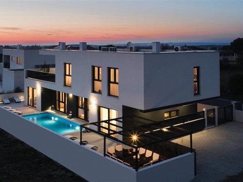 Holiday home - 14 persons -  - Brist bb - 52100 - Pula