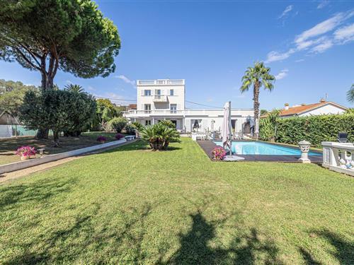 Villa - 15 personer -  - 06160 - Antibes