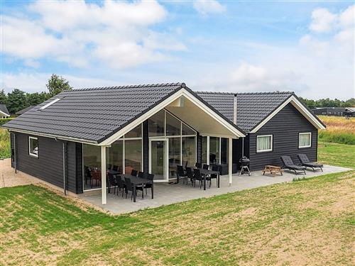 Sommerhus - 12 personer -  - Blommestien - Marielyst - 4872 - Idestrup