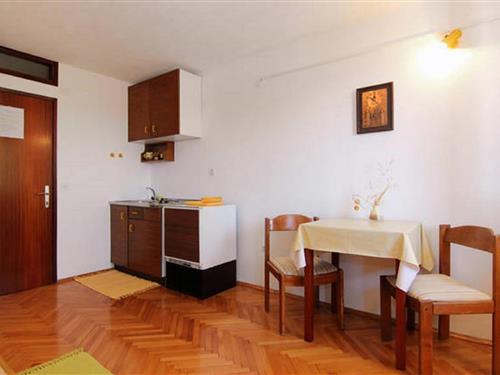 Holiday apartment - 2 persons -  - 21420 - Bol