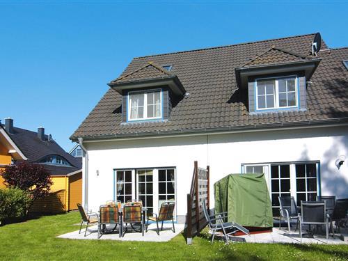 Holiday Home/Apartment - 6 persons -  - 18374 - Zingst