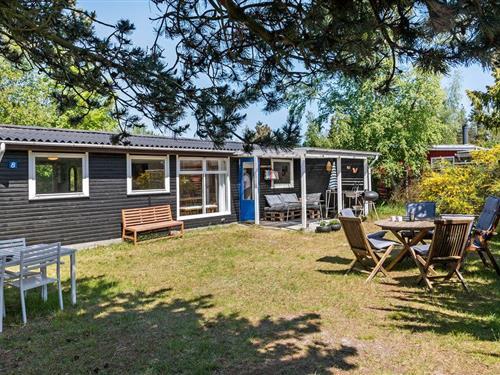 Sommerhus - 4 personer -  - Rødtjørnevej - Marielyst - 4873 - Væggerløse