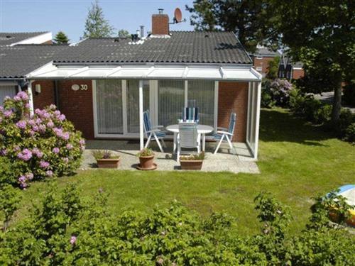 Holiday Home/Apartment - 4 persons -  - Lammertshörn - 26427 - Bensersiel