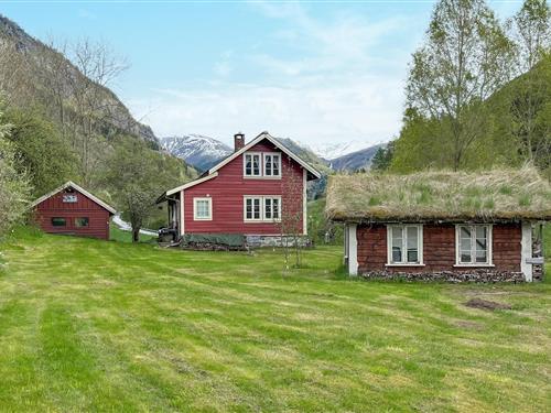 Sommerhus - 10 personer -  - Følisvegen - Vik/Sogn - 6893 - Vik I Sogn