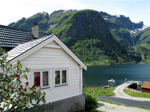 Holiday Home/Apartment - 6 persons -  - Arnafjord - 6893