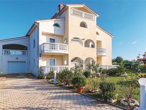 Holiday Home/Apartment - 6 persons -  - Bunarska cesta - 52100 - Pula