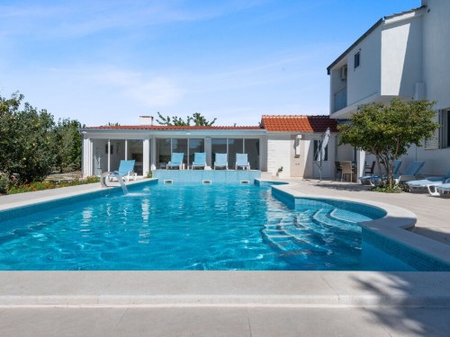 Holiday home - 12 persons -  - Stari Potok - 21247 - Neoric