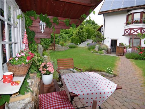 Ferienhaus - 3 Personen -  - 97475 - Zeil Am Main