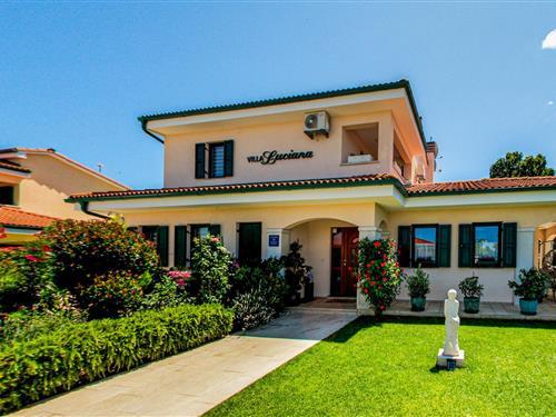 Holiday home - 8 persons -  - Momjanska - 52460 - Buje