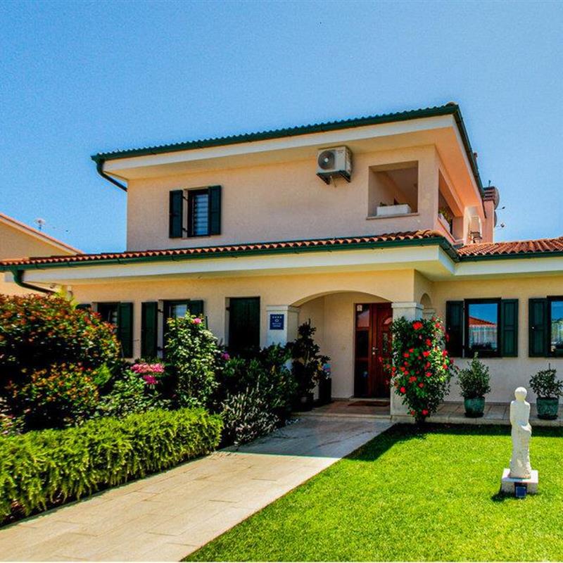 Sommerhus - 8 personer -  - Momjanska - 52460 - Buje