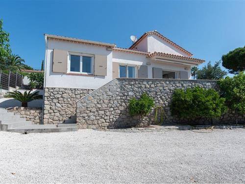 Holiday home - 6 persons -  - Boulevard du Bougnon - Les Issambres - 83380 - Roquebrune-Sur-Argens