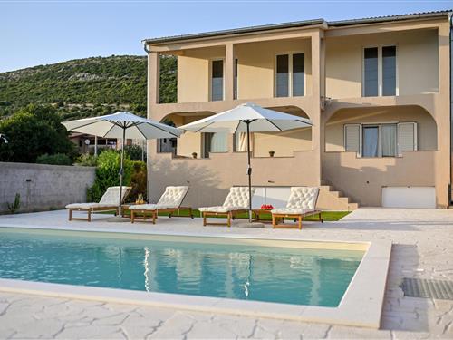 Holiday home - 6 persons -  - Frane Vranjanina - Biograd-Vrana - 23211 - Pakostane