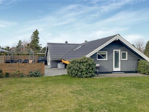 Sommerhus - 6 personer -  - Lupinvej - Marielyst - 4873 - Væggerløse
