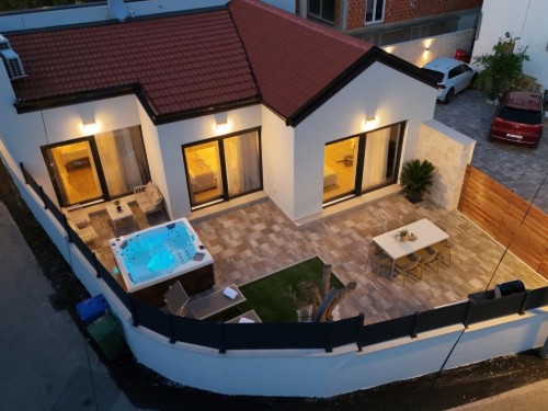 Holiday home - 6 persons -  - Ulica Mile Budaka - 23211 - Pakostane