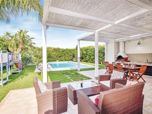 Feriehus - 8 personer -  - Viale Enzo Ferrari - Scicli - 97018 - Scicli Rg