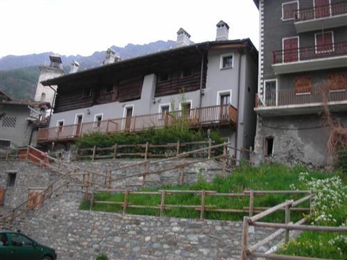 Holiday Home/Apartment - 2 persons -  - Frazione Epinel - 11012 - Epinel