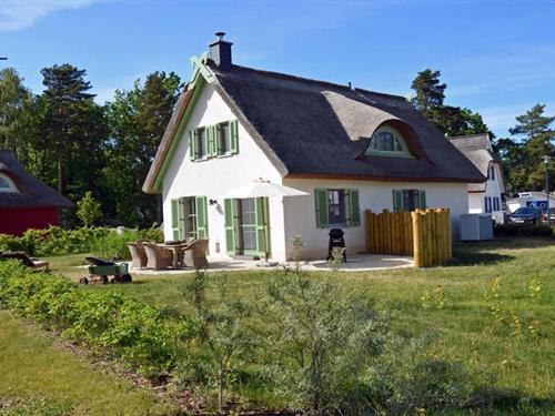 Sommerhus - 4 personer -  - 18551 - Glowe