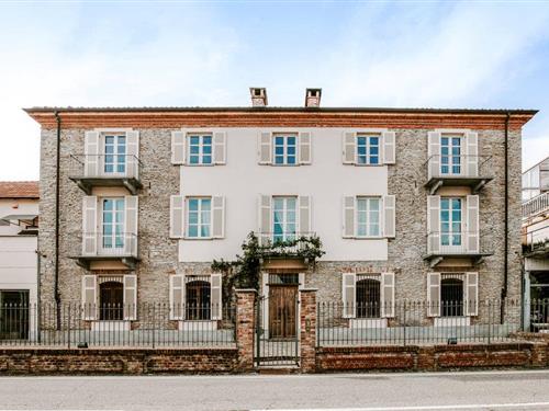 Ferieleilighet - 4 personer -  - Via Stazione - 12058 - Santo Stefano Belbo