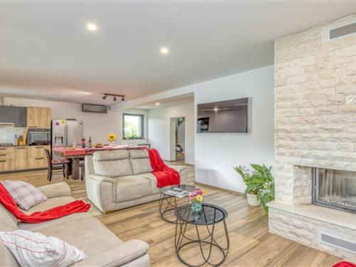 Feriehus - 8 personer -  - 47302 - Ogulin