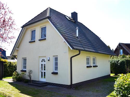 Holiday Home/Apartment - 4 persons -  - Rosenberg - 18374 - Zingst