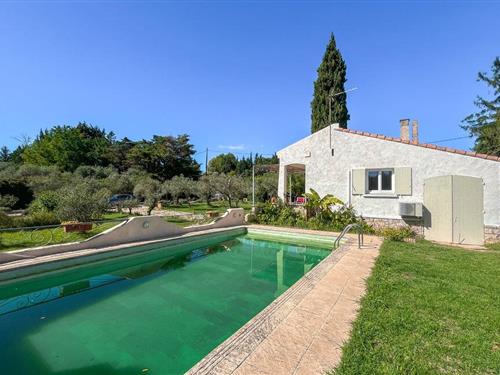 Holiday home - 6 persons -  - Route de l`Aqueduc - 13990 - Fontvieille