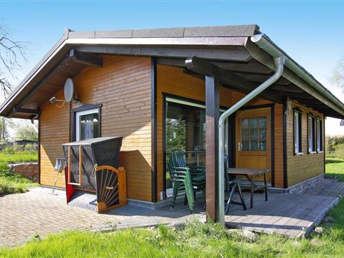 Sommerhus - 4 personer -  - 17440 - Zemitz