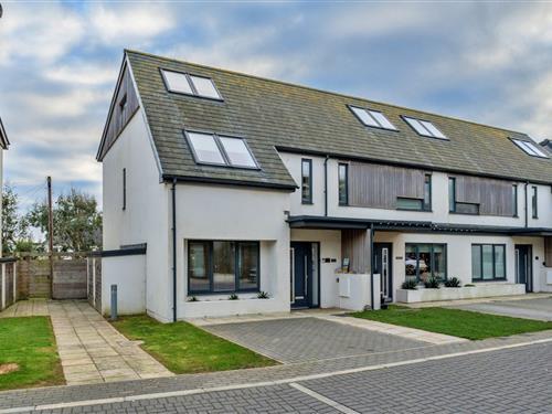 Holiday home - 7 persons -  - TR7 2FW - Newquay