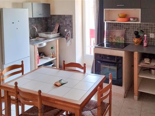 Holiday Home/Apartment - 2 persons -  - Place du 14 Juillet - Saint-Maximin-La-Sainte-Baume - 83470 - St Maximin La Ste Baum