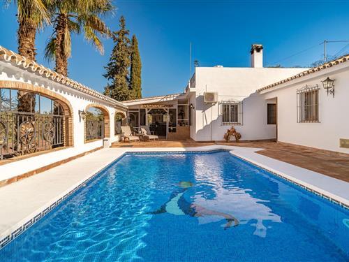 Holiday home - 10 persons -  - Ctra. A- - Coin - 29108 - Guaro