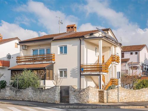 Holiday Home/Apartment - 2 persons -  - Komunela ulica - 52470 - Umag