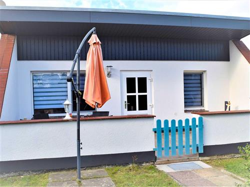 Ferienhaus - 3 Personen -  - Ferienhaussiedlung Rügenblick Nr. - 18519 - Sundhagen Ot Stahlbrode (